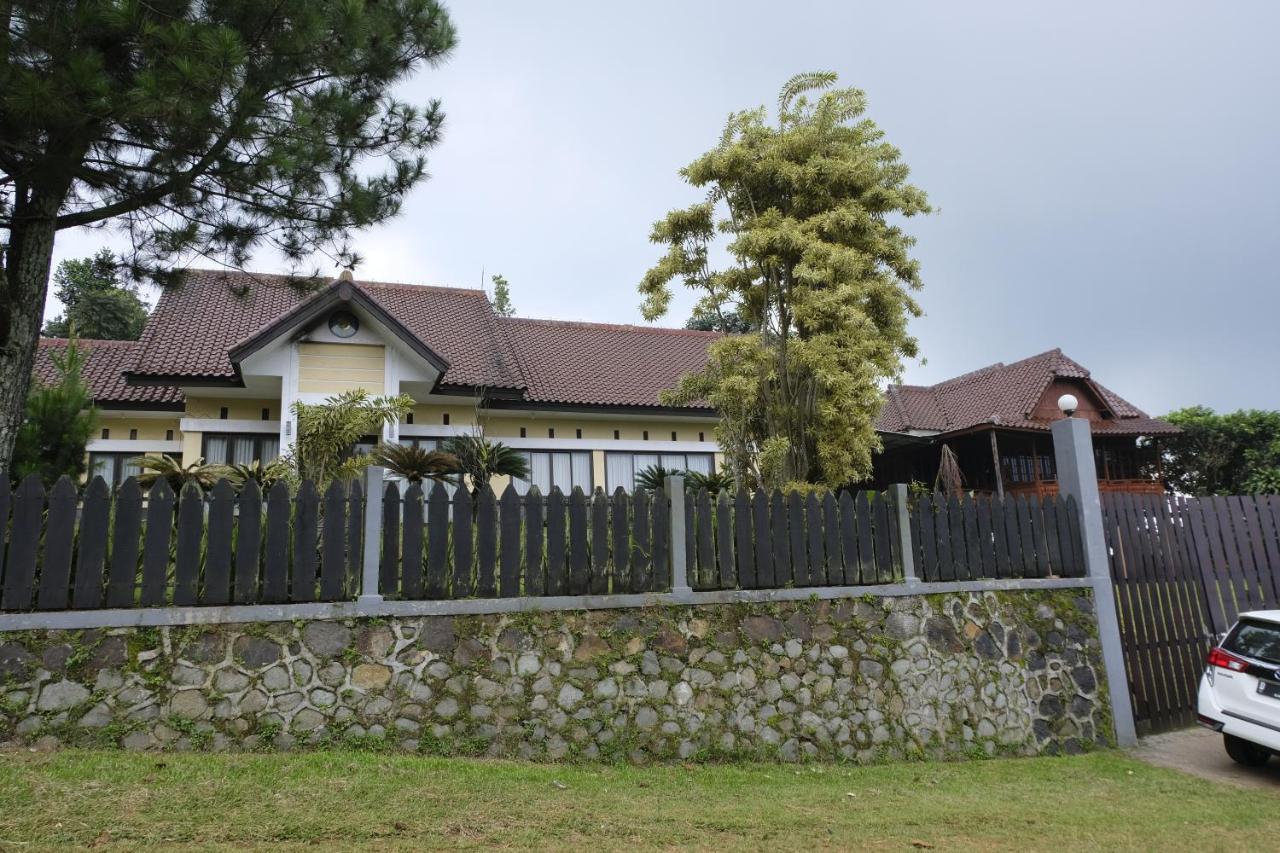 Aldeoz Villa Ciater Sarireja Exterior foto